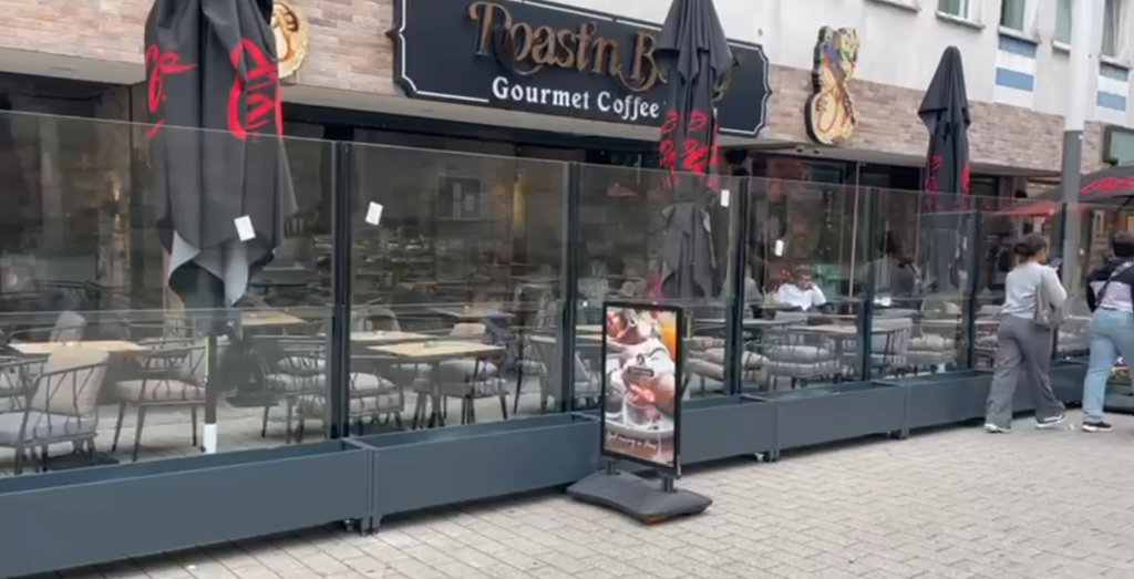 rüzgar bariyeri cam pistonlu